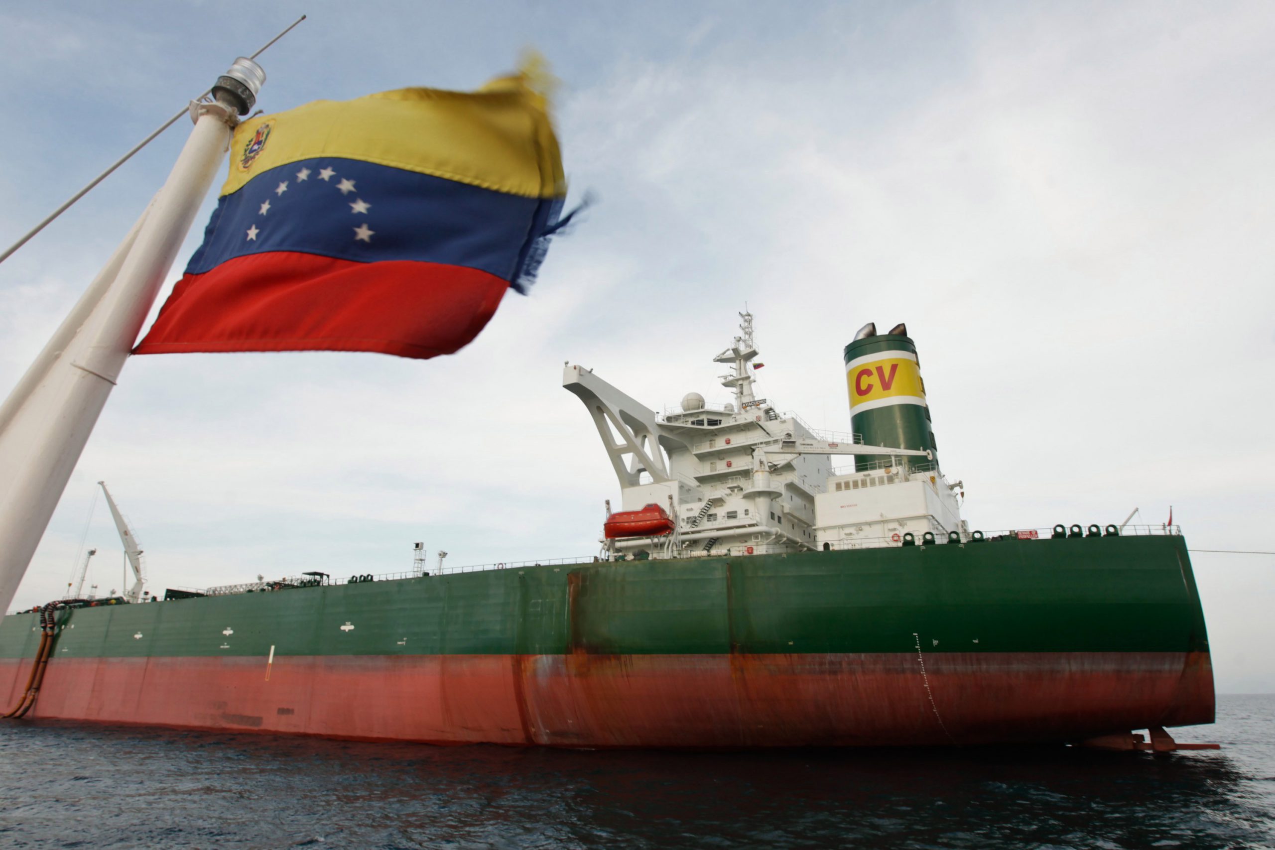 Lee más sobre el artículo Revelan que Pdvsa tiene 677.000 barriles diarios de crudo sin comprador