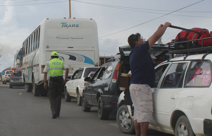 Lee más sobre el artículo Cinco choferes van a proceso por transportar pasajeros en plena cuarentena