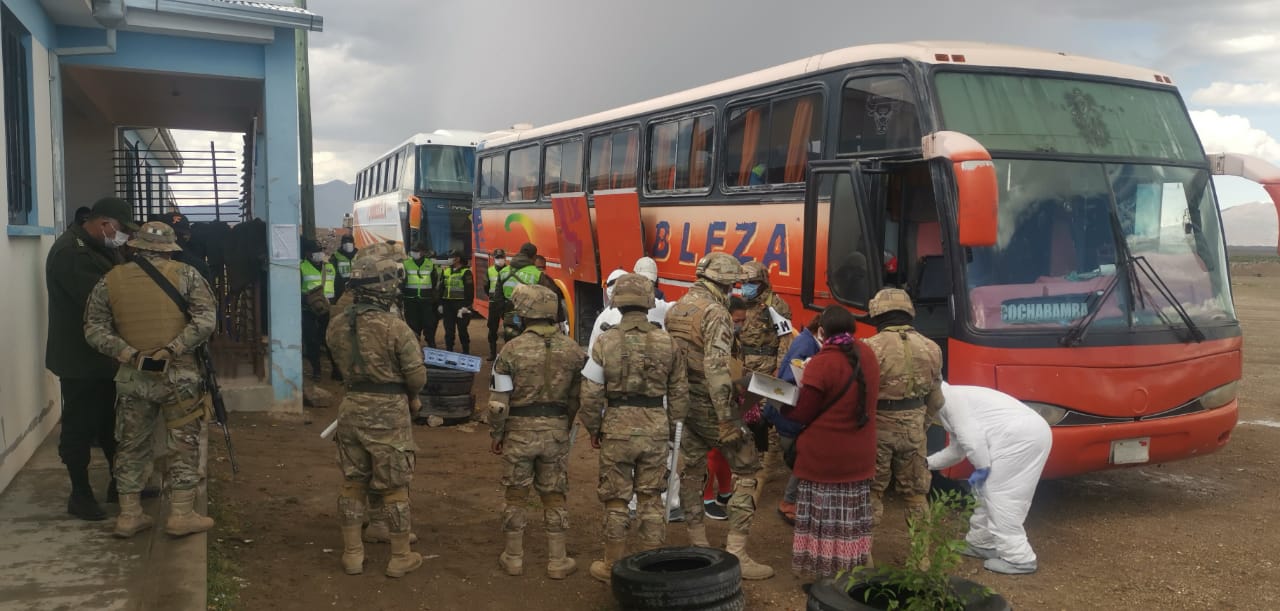 Lee más sobre el artículo Coronavirus: Trasladan a últimos bolivianos que ingresaron al país por Pisiga