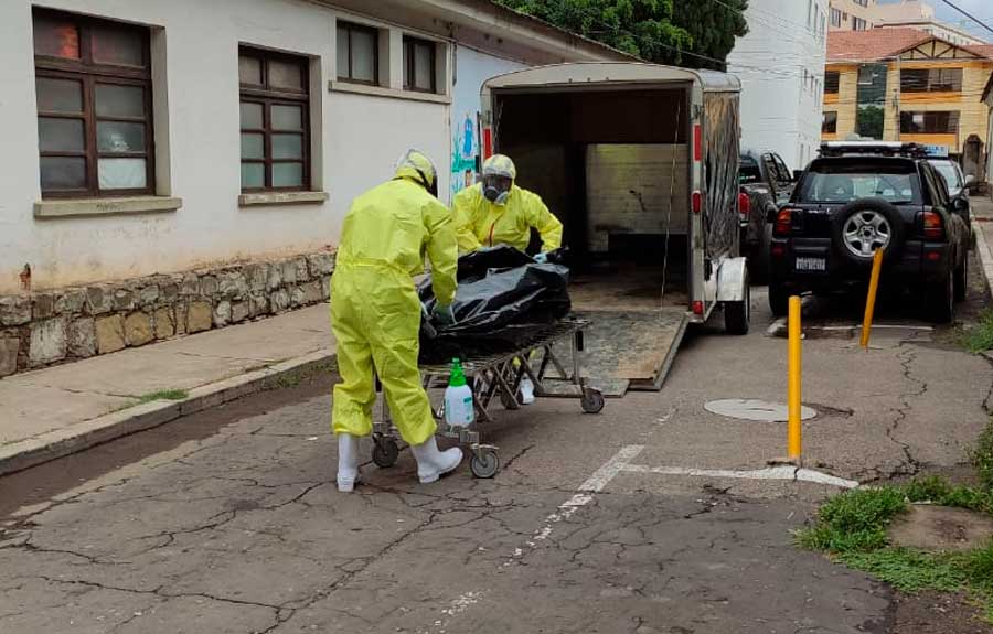 Lee más sobre el artículo Conozca el vía crucis de la familia de un fallecido por coronavirus