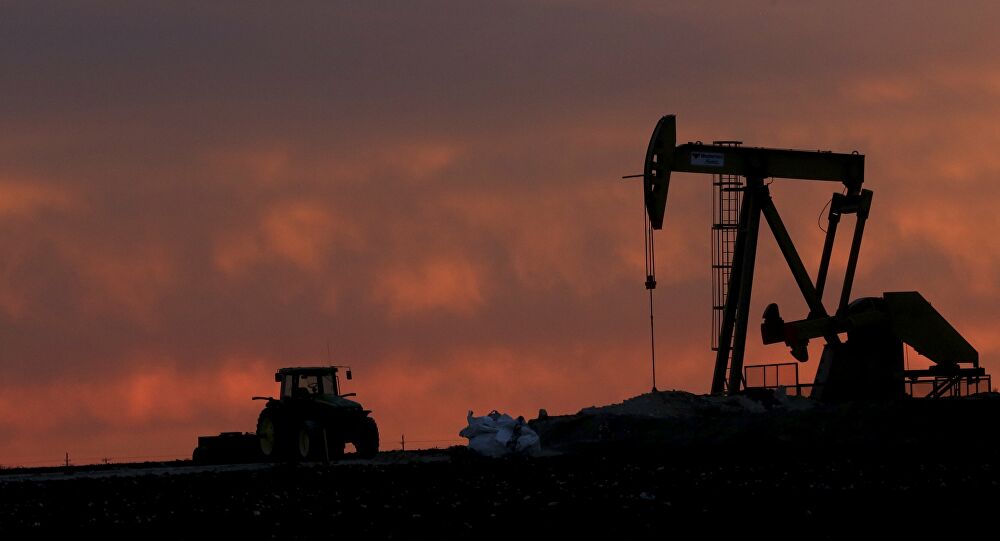 Lee más sobre el artículo Otra vez cae el precio del petróleo y las bolsas cotizan en rojo por crisis del coronavirus