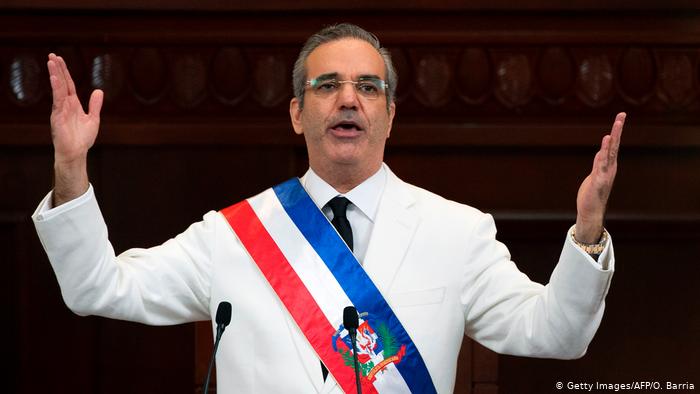 Lee más sobre el artículo Luis Abinader tomó posesión como nuevo presidente de la República Dominicana