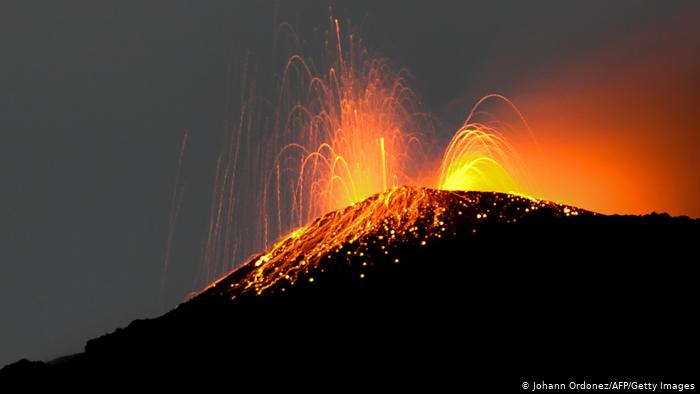 Lee más sobre el artículo Guatemala vigila al volcán Pacaya por flujo de lava