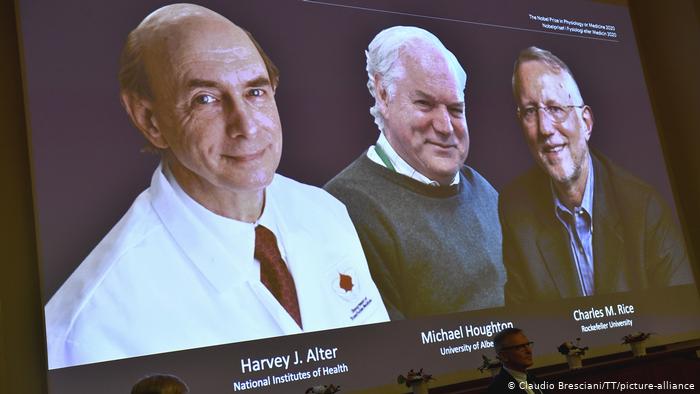 Lee más sobre el artículo Británico Michael Houghton y estadounidenses Harvey Alter y Charles Rice ganan el Premio Nobel de Medicina