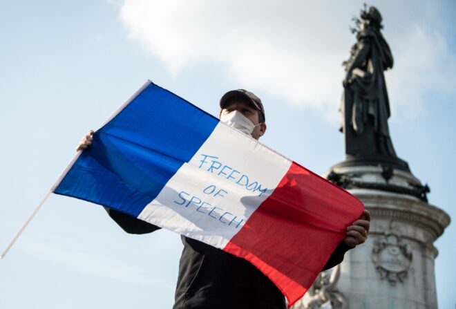 Lee más sobre el artículo Operación policial en Francia contra islamistas tras la decapitación de un profesor