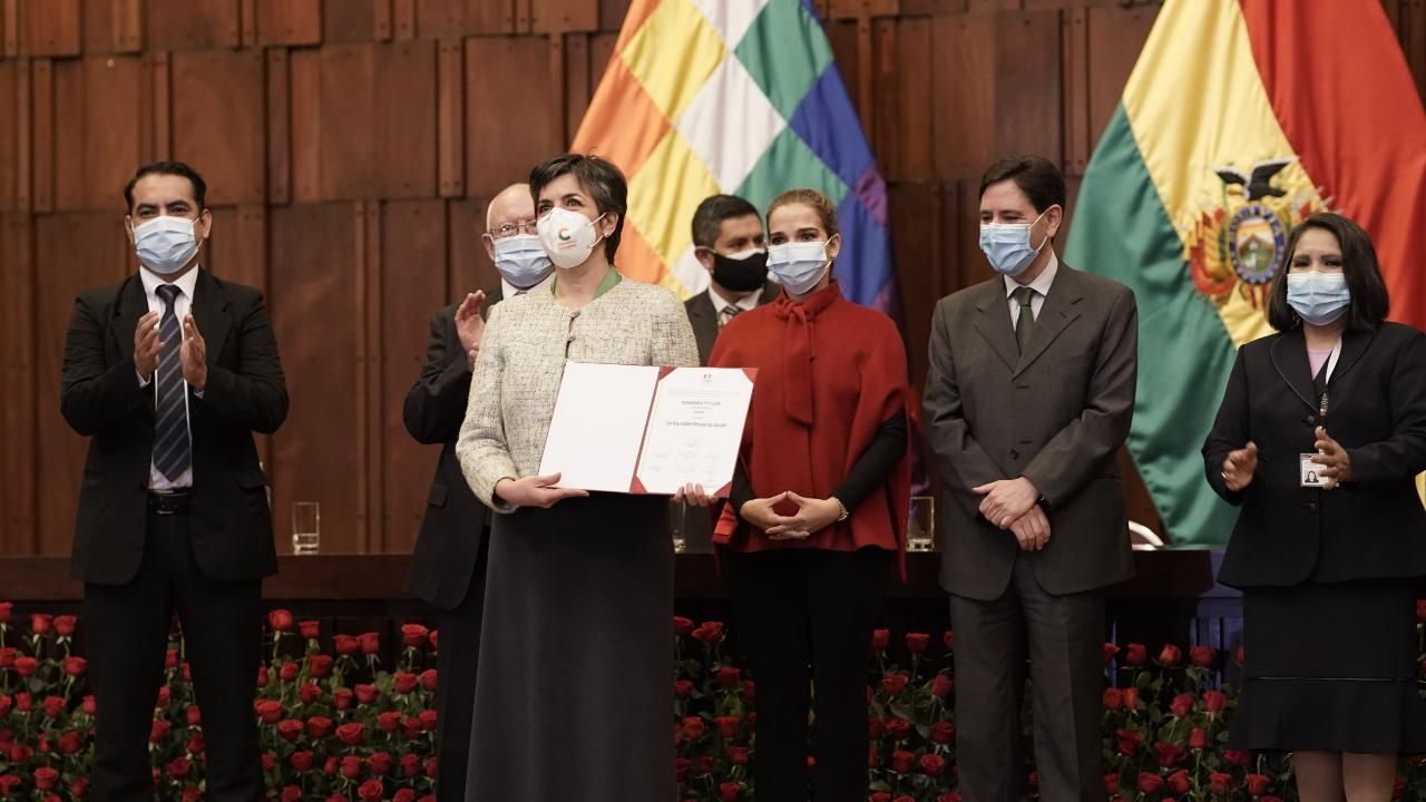 Lee más sobre el artículo TSE entrega credenciales a los asambleístas titulares de la nueva gestión