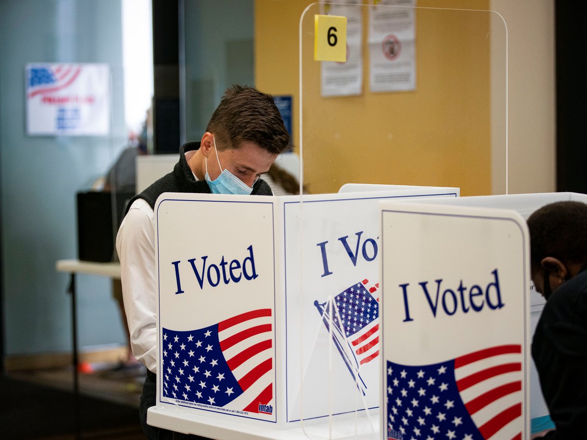 Lee más sobre el artículo Colegios electorales ya están abiertos en EE.UU. para elegir entre Trump o Biden