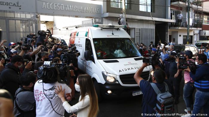 Lee más sobre el artículo Maradona recibe el alta hospitalaria, ocho días después de cirugía en la cabeza