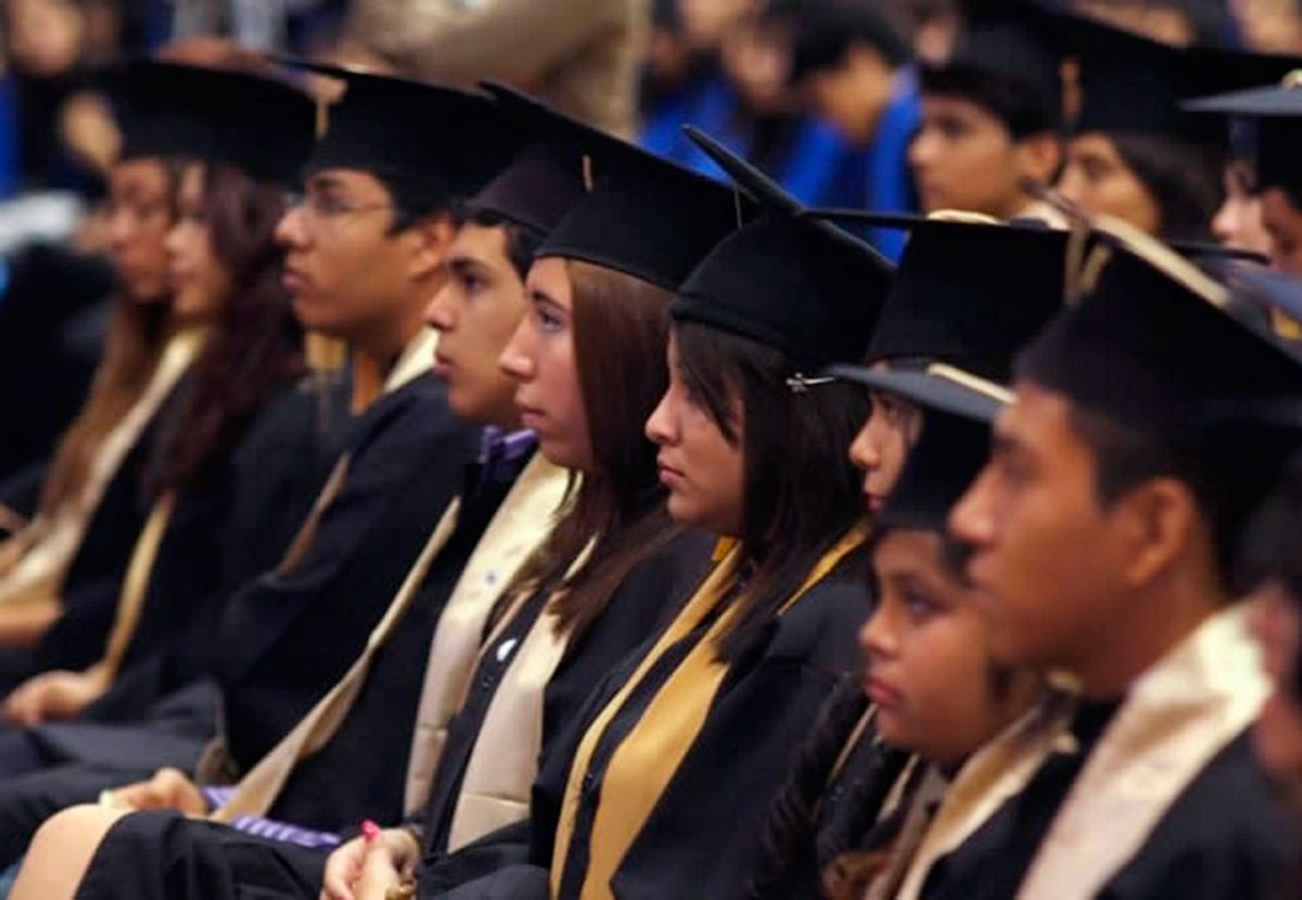 Lee más sobre el artículo Ministerio de Educación prevé entregar títulos de bachiller el 11 de diciembre en todo el país