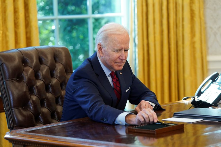 Lee más sobre el artículo Joe Biden revirtió distintas medidas impuestas durante el gobierno de Donald Trump que restringían el acceso al aborto