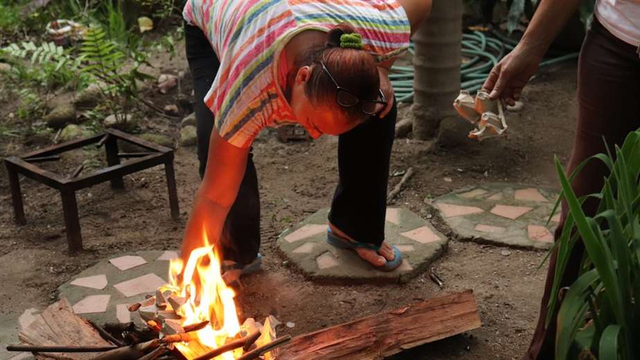 Lee más sobre el artículo “Es como vivir en la Edad de Piedra”: el retorno a la cocina de leña por falta de gas en el interior de Venezuela