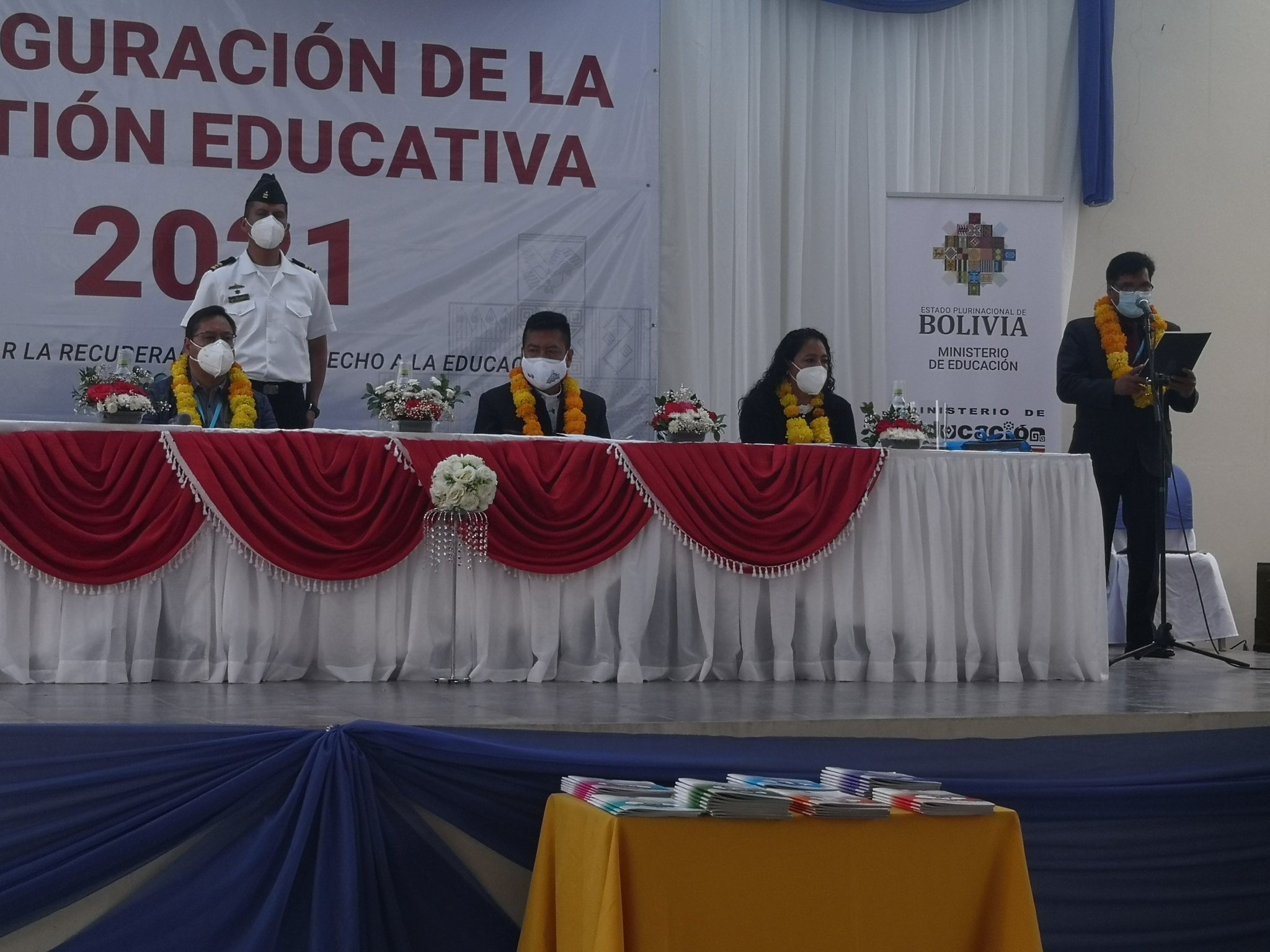 Lee más sobre el artículo Arce inaugura la gestión escolar y anuncia que Quipus volverá a ensamblar computadoras