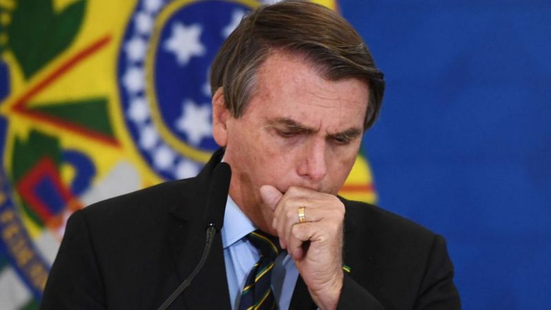 Lee más sobre el artículo Bolsonaro: qué supone para el presidente de Brasil la histórica renuncia en bloque de la cúpula militar