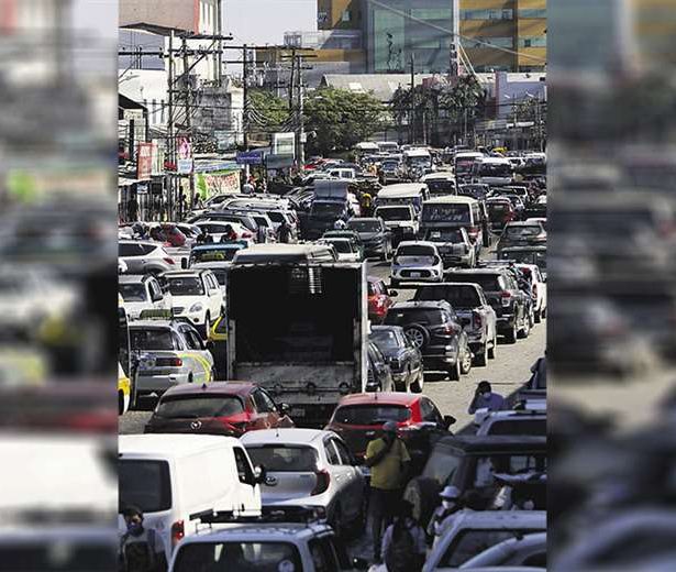 Lee más sobre el artículo Compra de combustibles se dispara y parque automotor rebasa 2,1 millones unidades