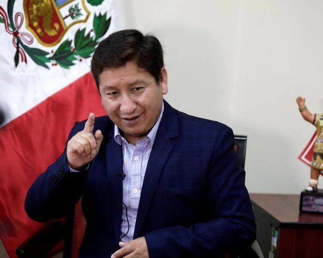 Lee más sobre el artículo El primer ministro de Perú y el líder del partido de Gobierno fueron imputados por lavado de dinero