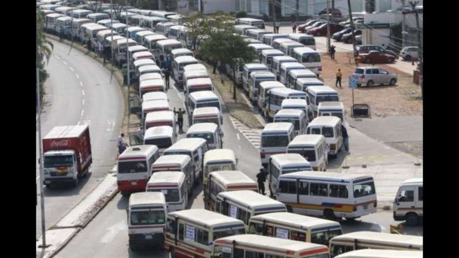 Lee más sobre el artículo ¡Atención! Transportistas harán marcha y bloqueos hasta el mediodía en la capital cruceña