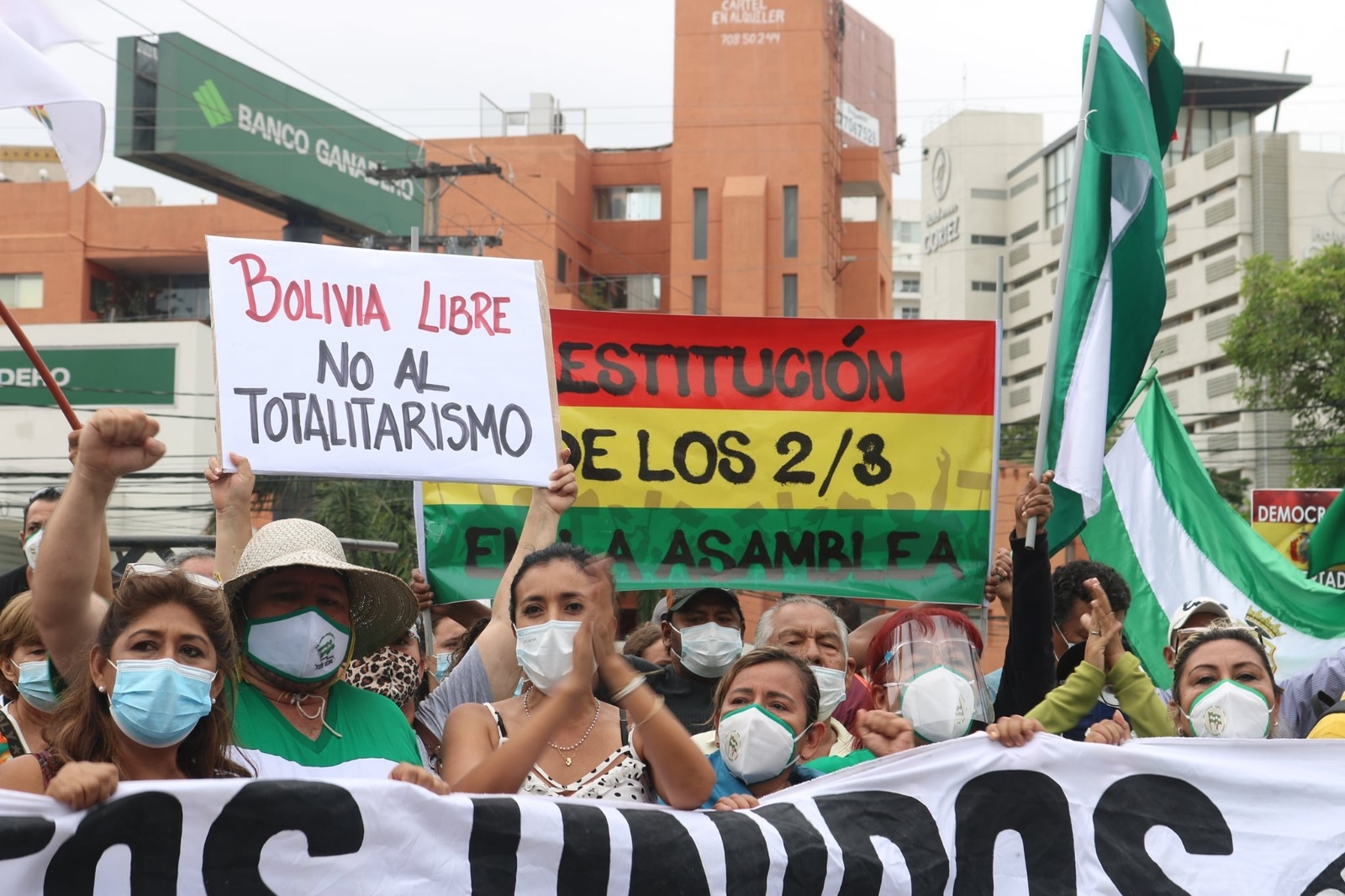 Lee más sobre el artículo Cívicos sobre amenazas a Santa Cruz: «Intentan generar un clima de odio»