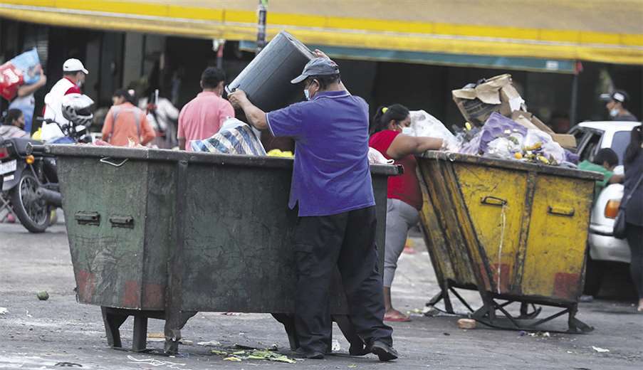 Lee más sobre el artículo Contraloría detecta irregularidades en los nuevos contratos de aseo urbano suscrito por la Alcaldía cruceña