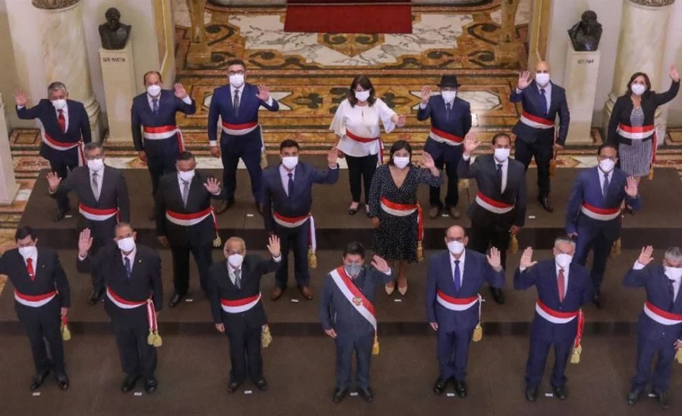 Lee más sobre el artículo Pedro Castillo: cuarto gabinete con ausencia de mujeres que lideren cargos en el Ejecutivo