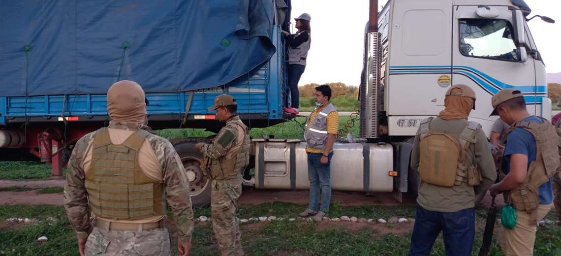 Lee más sobre el artículo Incautan 245 toneladas de granos de soya de contrabando en zona fronteriza con Argentina