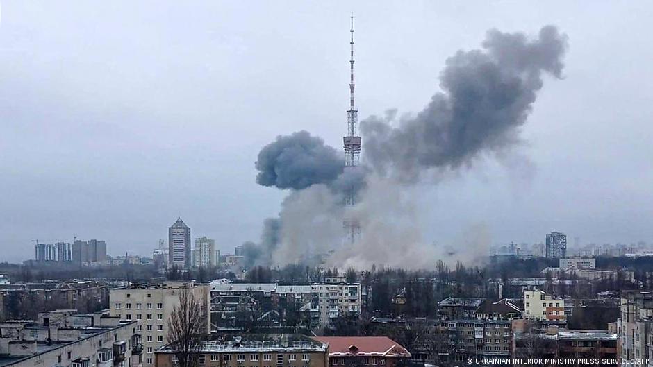 Lee más sobre el artículo Rusia ataca la torre de televisión de Kiev tras advertir a los civiles