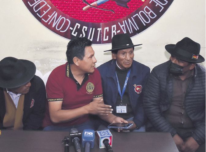 Lee más sobre el artículo Campesinos marchan a La Paz en defensa de la tierra