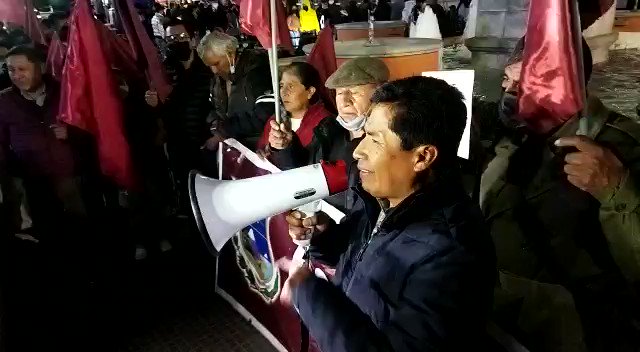 Lee más sobre el artículo Sectores meten presión a Luis Arce para terminar el conflicto y en el exterior critican su apoyo a afines al MAS que llegan a Santa Cruz