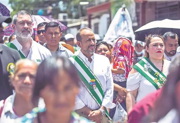 Lee más sobre el artículo El MAS pide elegir otro gobernador y hay resistencia por mandato de Camacho