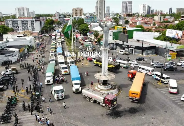 Lee más sobre el artículo Caravana del transporte pesado llega al Cristo Redentor después de cuatro horas de manifestación