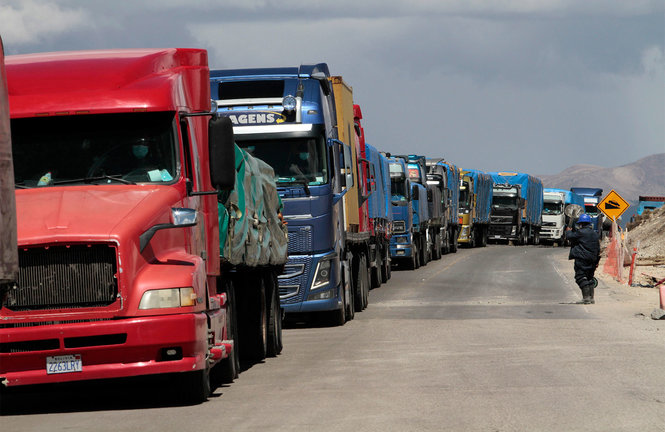 Lee más sobre el artículo Transporte pesado en Bolivia con números rojos y casi en quiebra