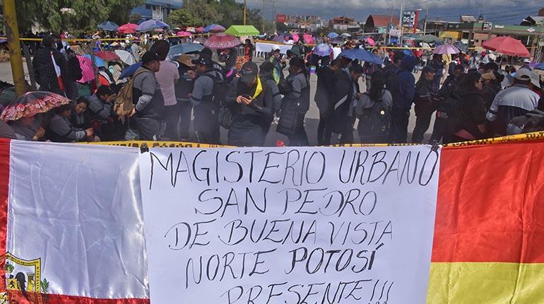 Lee más sobre el artículo Los maestros advierten con paro de 72 horas si no atienden sus demandas