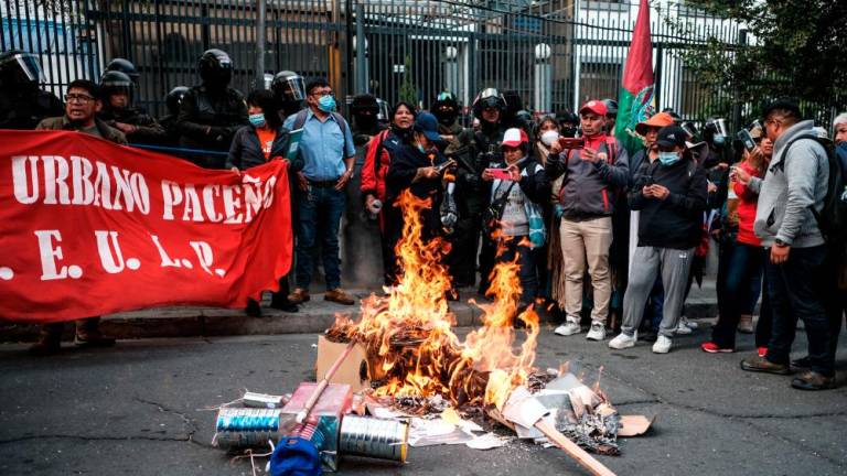 Lee más sobre el artículo Al menos cinco sectores complican al Gobierno con protestas y bloqueos