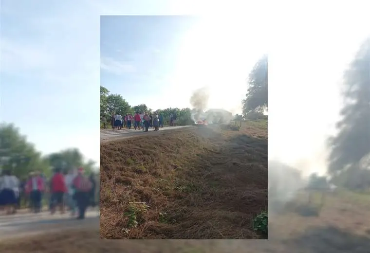 Lee más sobre el artículo Comunarios que pedían tierras suspenden el bloqueo en la carretera Bioceánica