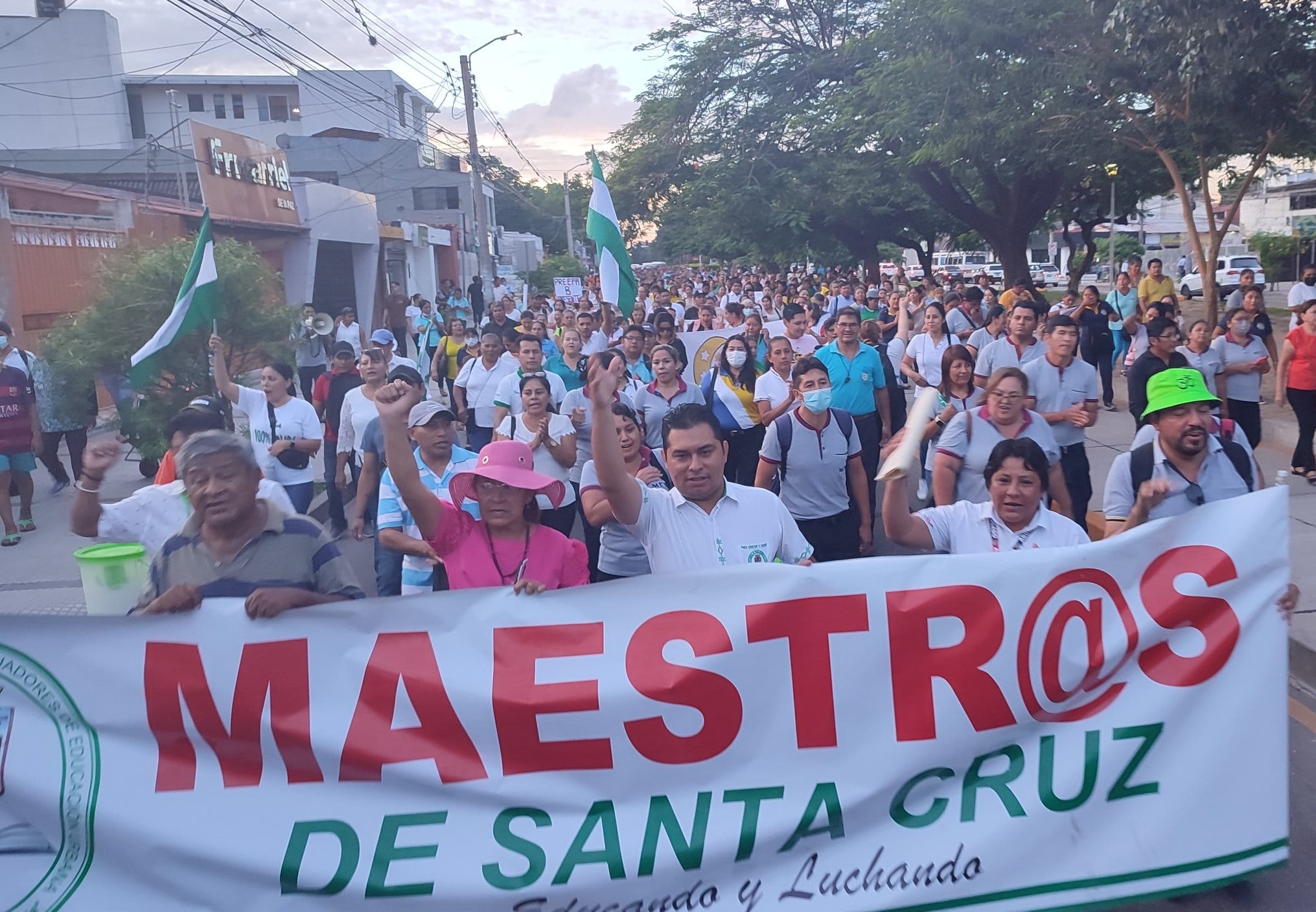 Lee más sobre el artículo Maestros pausarán protestas hasta el 24 de abril, semana en la que no descartan un paro nacional de 72 horas