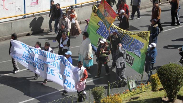 Lee más sobre el artículo Gremiales, cívicos y choferes anuncian bloqueo de carreteras para exigir retiro de Ley 280