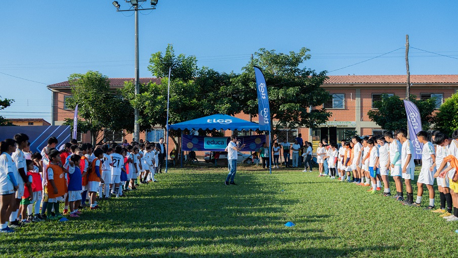 Lee más sobre el artículo Tigo y Fundación Real Madrid contribuyen a la educación y el deporte en Bolivia