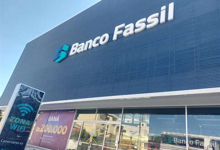 Lee más sobre el artículo Activan alerta migratoria contra 11 exfuncionarios del Banco Fassil que entregaron créditos sin respaldo