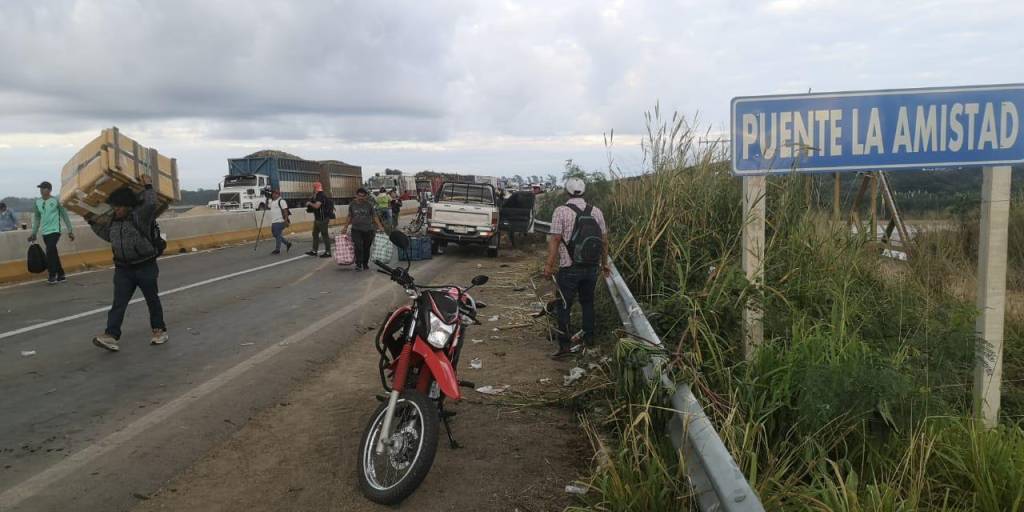 Lee más sobre el artículo Persiste el bloqueo en la ruta Santa Cruz – Cochabamba por tercer día consecutivo