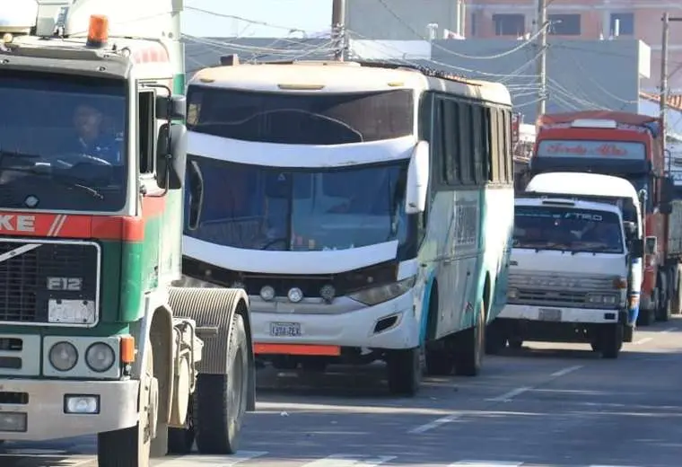 Lee más sobre el artículo Transporte de carga internacional alerta sobre la falta de diésel en la frontera