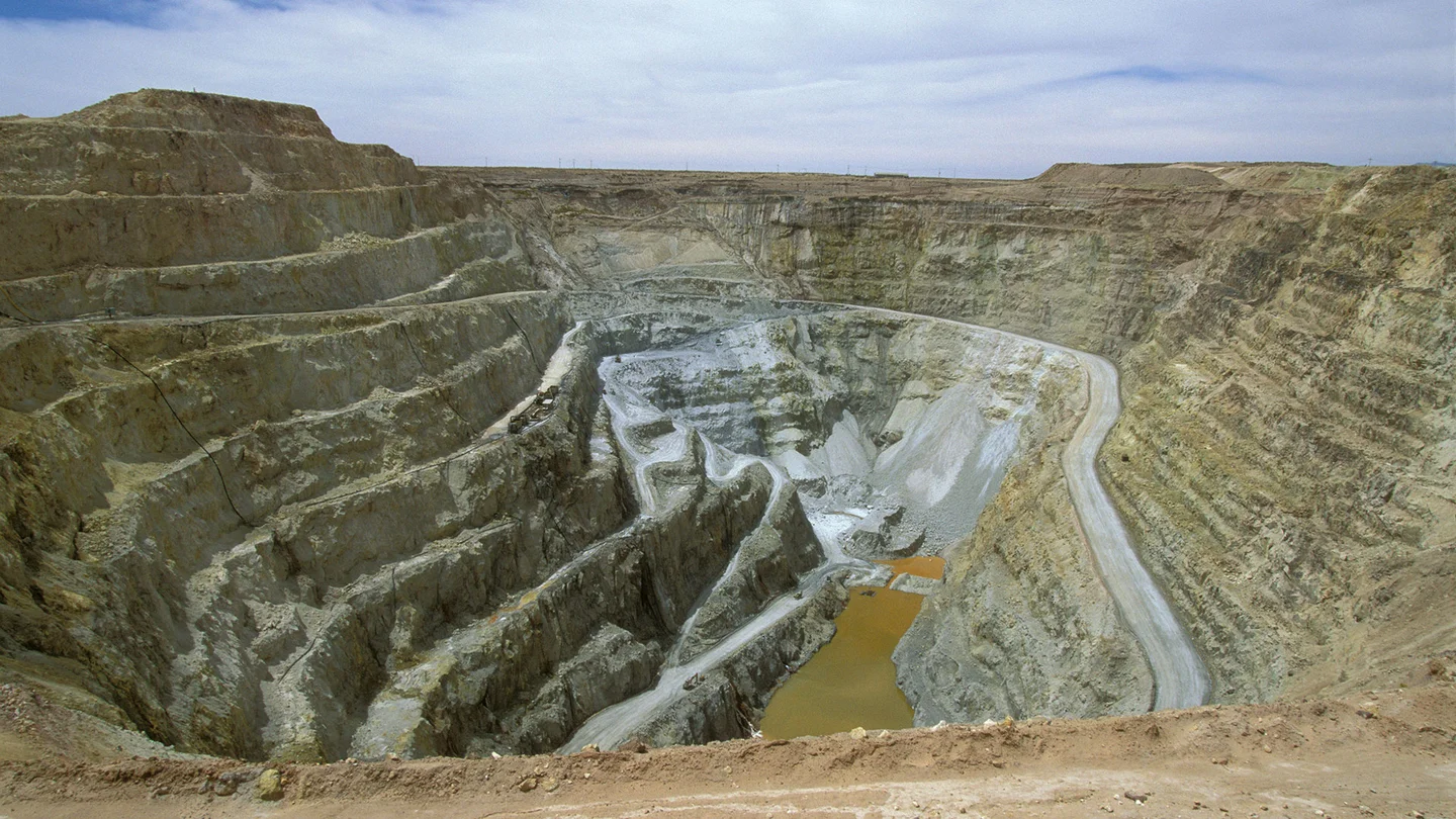 Lee más sobre el artículo El oro de los chinos en Bolivia: la brutal contaminación tras el aumento de las reservas de Beijing