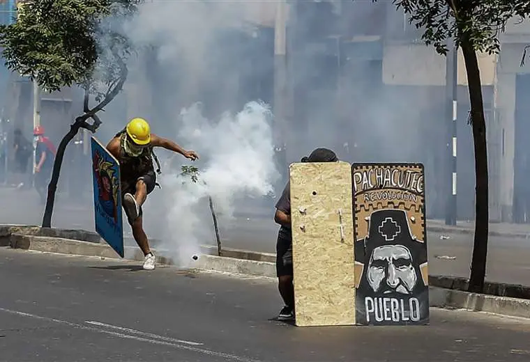 Lee más sobre el artículo Presidenta Boluarte invoca pacto de reconciliación en Perú en medio de protestas en Lima