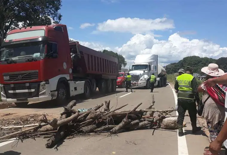 Lee más sobre el artículo El IBCE reporta un daño económico de $us 110 millones por bloqueos de carreteras