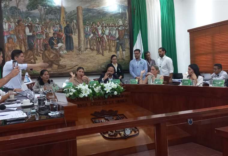 Lee más sobre el artículo Concejo aprueba el presupuesto de Jhonny Fernández para retirar los cordones del BRT