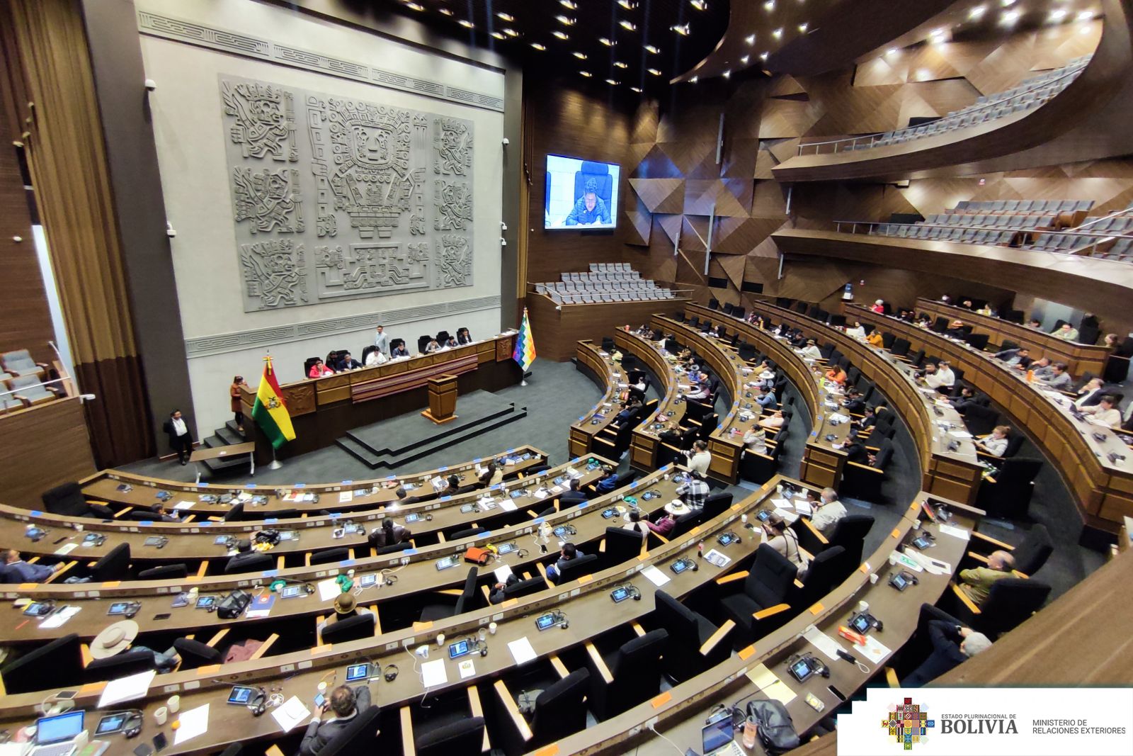 Lee más sobre el artículo Arce pugna ‘voto a voto’ aprobación del presupuesto; alcaldes presionan