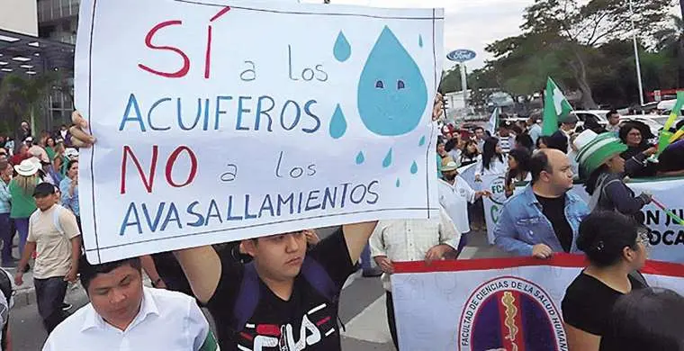 Lee más sobre el artículo Asamblea Departamental sanciona Ley de Promoción y Conservación del Patrimonio Natural; protege acuíferos y declara pausa ambiental en Güendá-Urubó