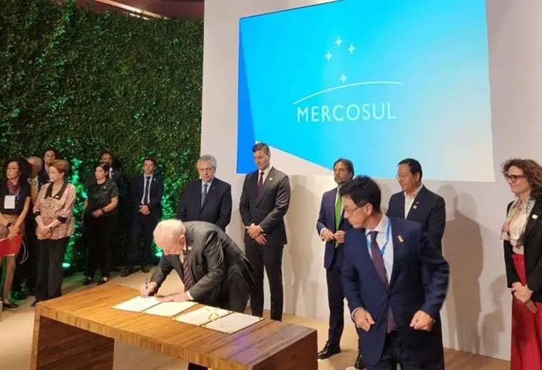 Lee más sobre el artículo Bolivia es miembro pleno del Mercosur, Lula firmó el protocolo